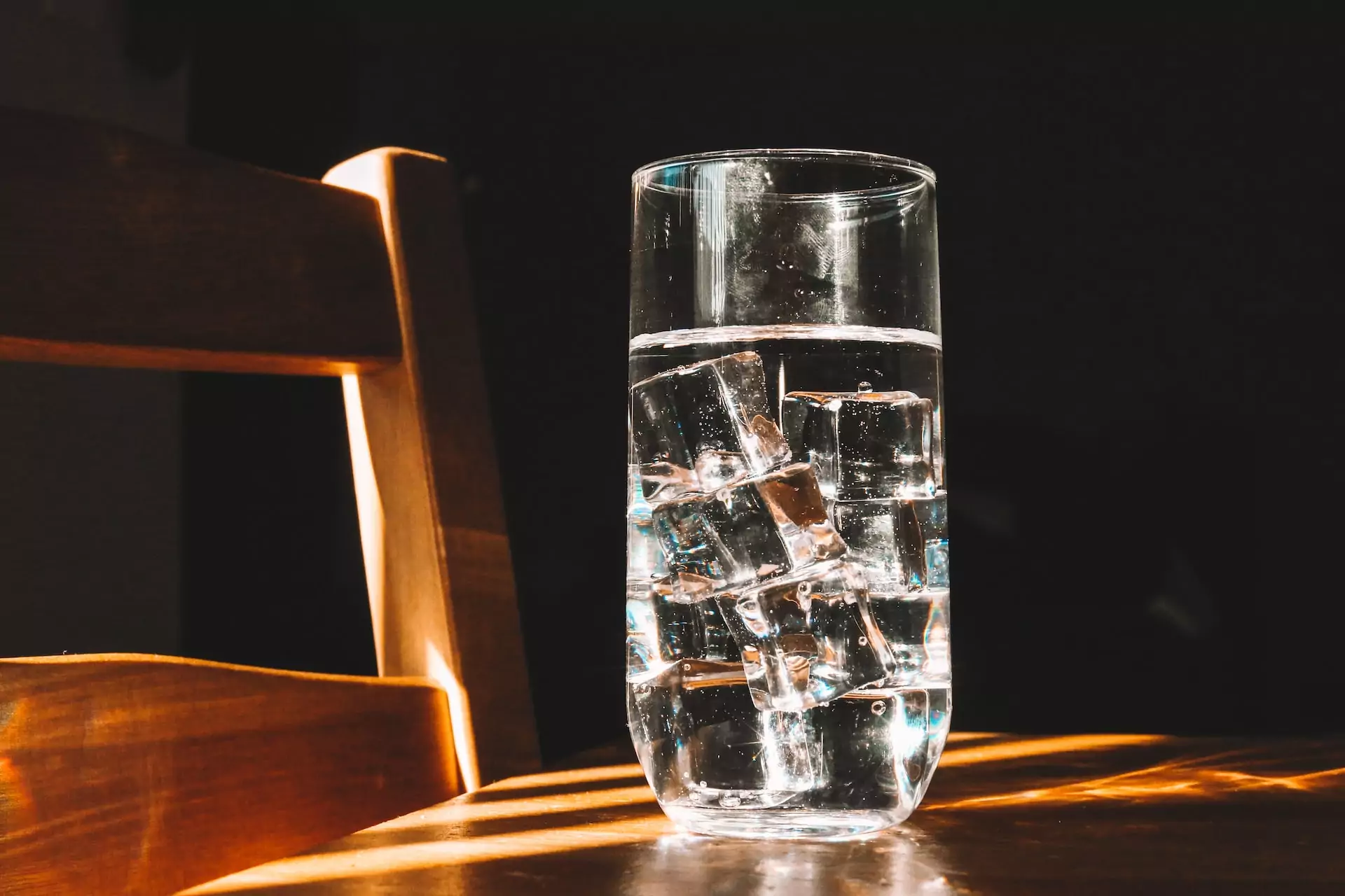 How to Keep Seniors Hydrated Throughout the Summer